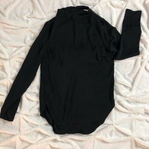 H&M polyester long sleeve top. Size 2!